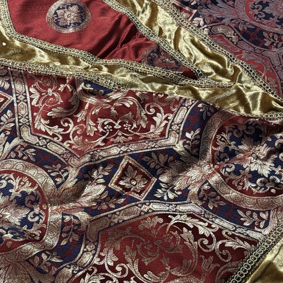 Elegant Red and Gold Tree Skirt - Picture 4 of 8